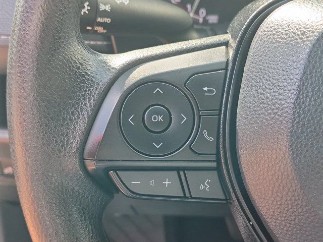 Used 2025 Toyota RAV4 XLE AWD/4WD image 24