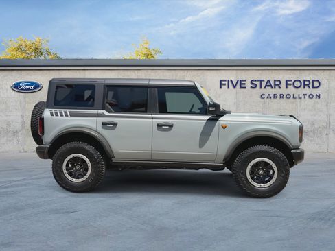 Certified 2023 Ford Bronco Badlands w/ Sasquatch Package AWD/4WD image 9
