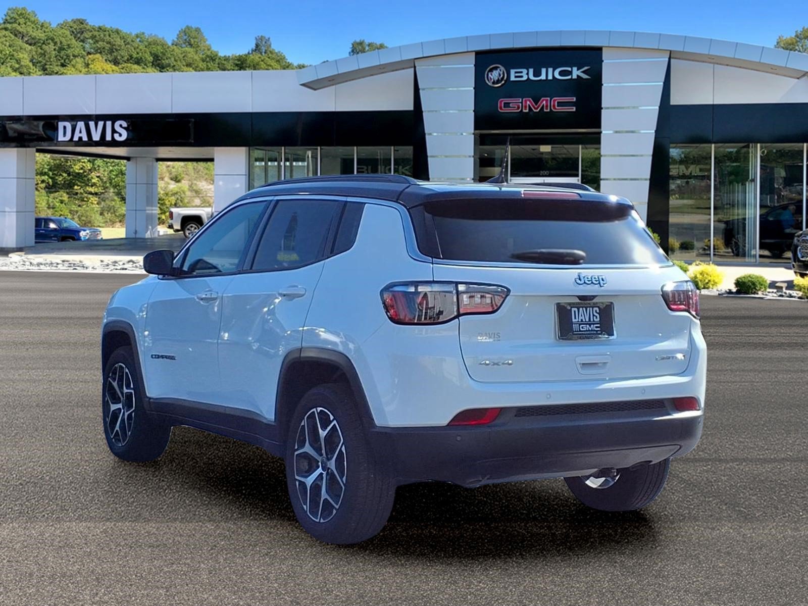 Used 2026 Jeep Compass Limited AWD/4WD image 4