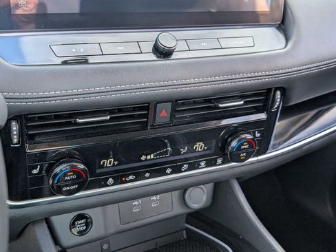 Certified 2024 Nissan Rogue SL image 22