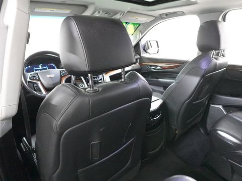 Used 2020 Cadillac Escalade ESV Premium Luxury image 26