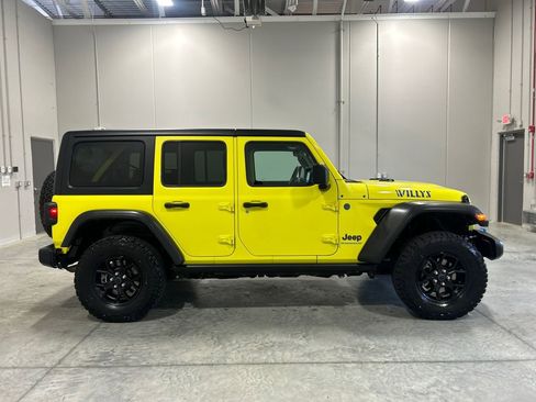 Used 2024 Jeep Wrangler Unlimited AWD/4WD image 5