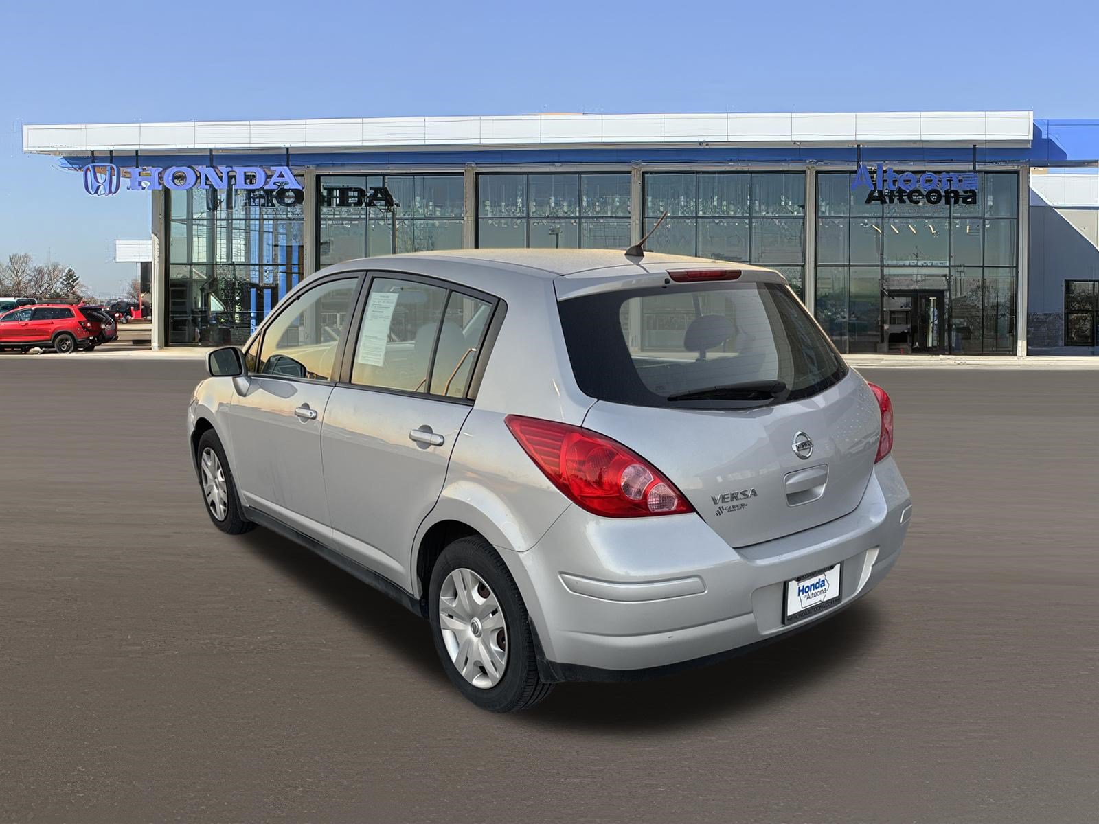 Used 2010 Nissan Versa 1.8 S w/ PWR Plus Pkg FWD image 3