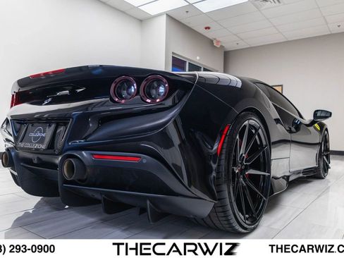 Used 2021 Ferrari F8 Tributo RWD image 29