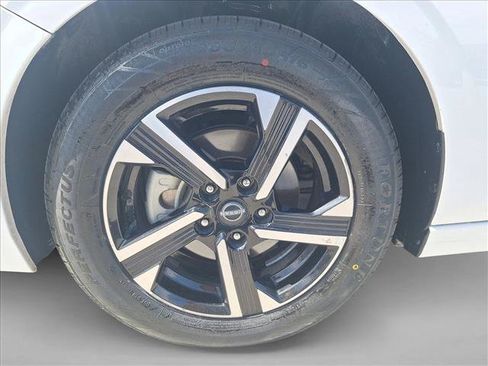 Used 2024 Nissan Sentra SV FWD image 20