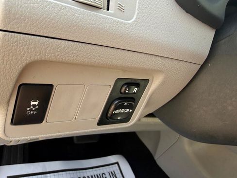 Used 2013 Toyota Corolla LE FWD image 26