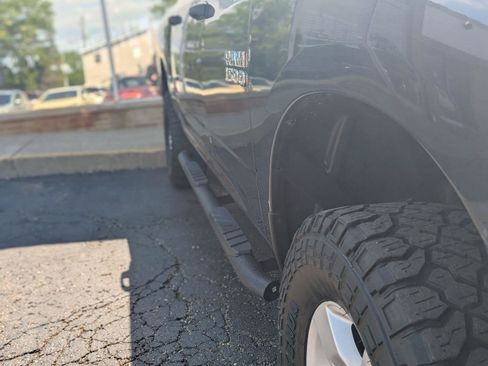 Used 2017 RAM 1500 Express AWD/4WD image 23