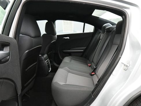 Used 2019 Dodge Charger SXT image 14