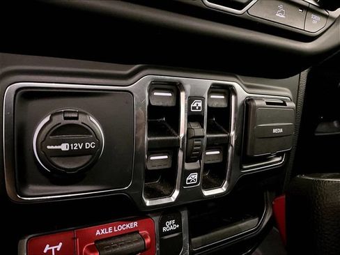 Used 2021 Jeep Gladiator Mojave w/ Cold Weather Group AWD/4WD image 31