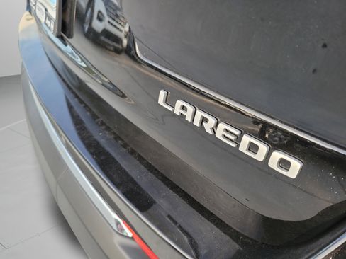 Used 2025 Jeep Grand Cherokee L Laredo RWD image 31