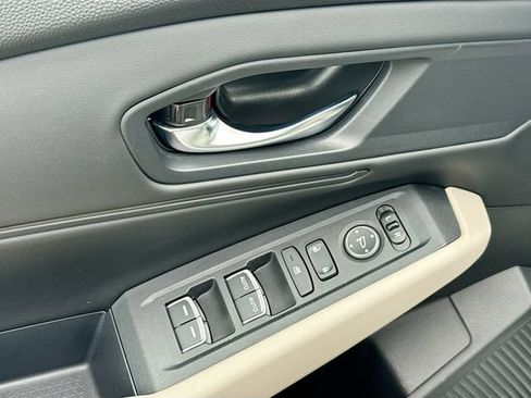 Certified 2023 Honda Accord EX image 21