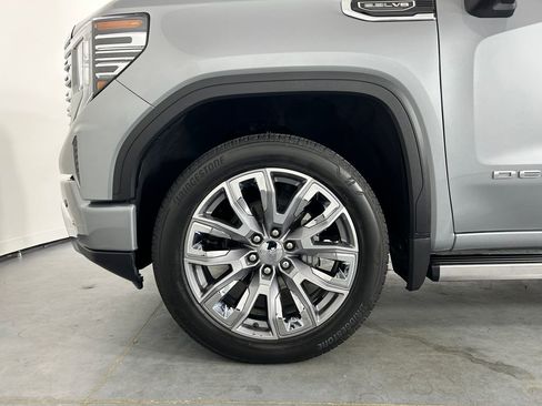 Used 2025 GMC Sierra 1500 Denali w/ Denali Reserve Package AWD/4WD image 22