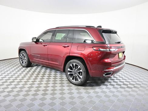 Used 2023 Jeep Grand Cherokee Overland w/ Advanced Protech Group III AWD/4WD image 4