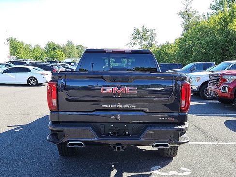 Used 2024 GMC Sierra 1500 AT4 w/ AT4 Premium Package AWD/4WD image 5
