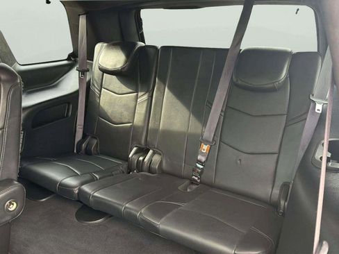 Used 2017 Cadillac Escalade Platinum AWD/4WD image 24