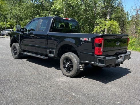 Used 2023 Ford F250 XL w/ STX Appearance Package AWD/4WD image 3
