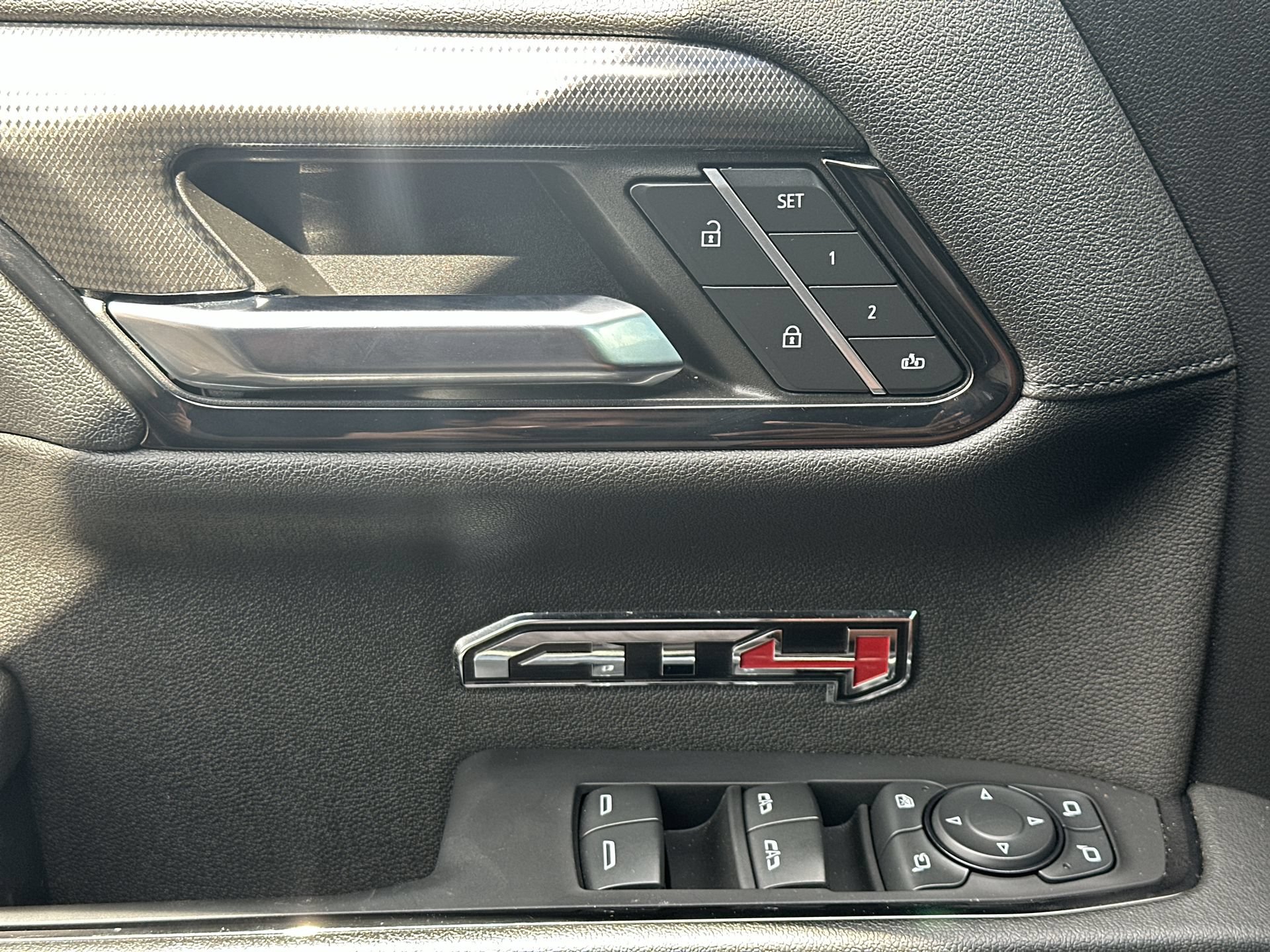 Used 2024 GMC Sierra 1500 AT4 w/ Technology Package AWD/4WD image 32