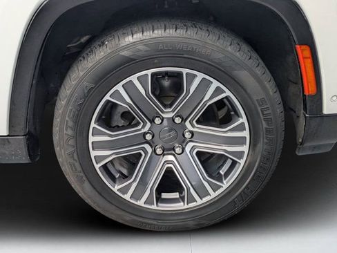 Used 2024 Jeep Wagoneer Series II w/ Flexible Seating Group image 9