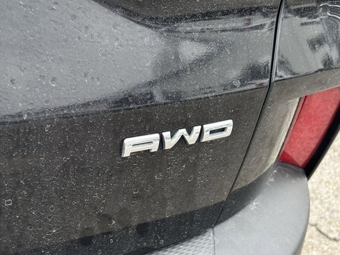 Used 2021 Ford Escape SE w/ SE Sport Appearance Package image 3