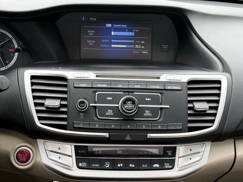 Used 2014 Honda Accord EX image 32