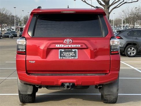 Used 2020 Toyota 4Runner image 5