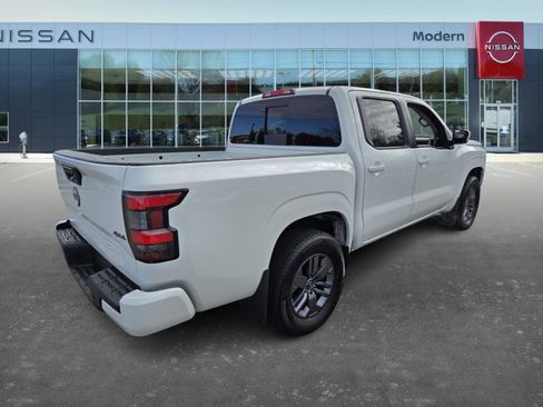 Certified 2025 Nissan Frontier SV image 5