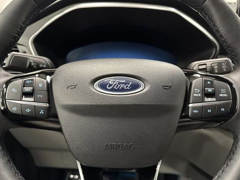 Used 2023 Ford Escape SE w/ PHEV Premium Package image 18