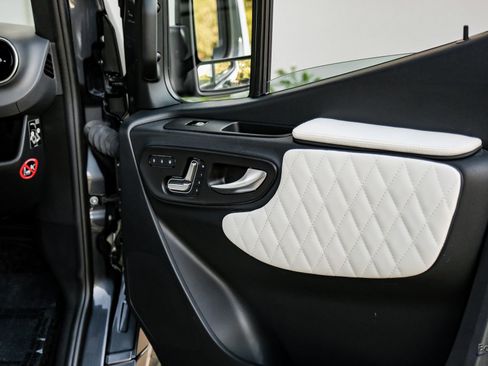 Used 2023 Mercedes-Benz Sprinter 3500 image 88