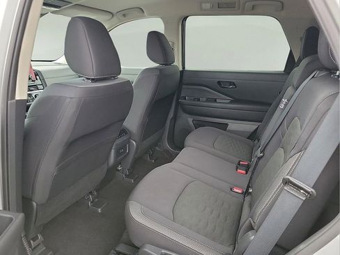Used 2025 Nissan Pathfinder SV FWD image 10
