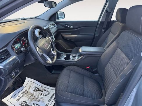 Used 2023 GMC Acadia SLE w/ Driver Convenience Package image 9