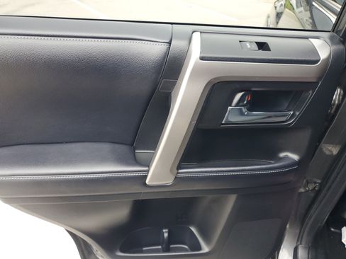 Used 2018 Toyota 4Runner 4WD image 13