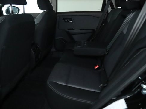 Used 2023 Nissan Rogue SV image 14