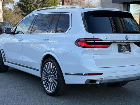 Used 2023 BMW X7 xDrive40i w/ Executive Package image 3
