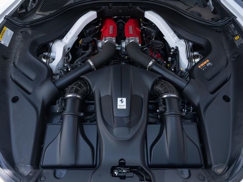 Used 2024 Ferrari Roma Spider RWD image 12