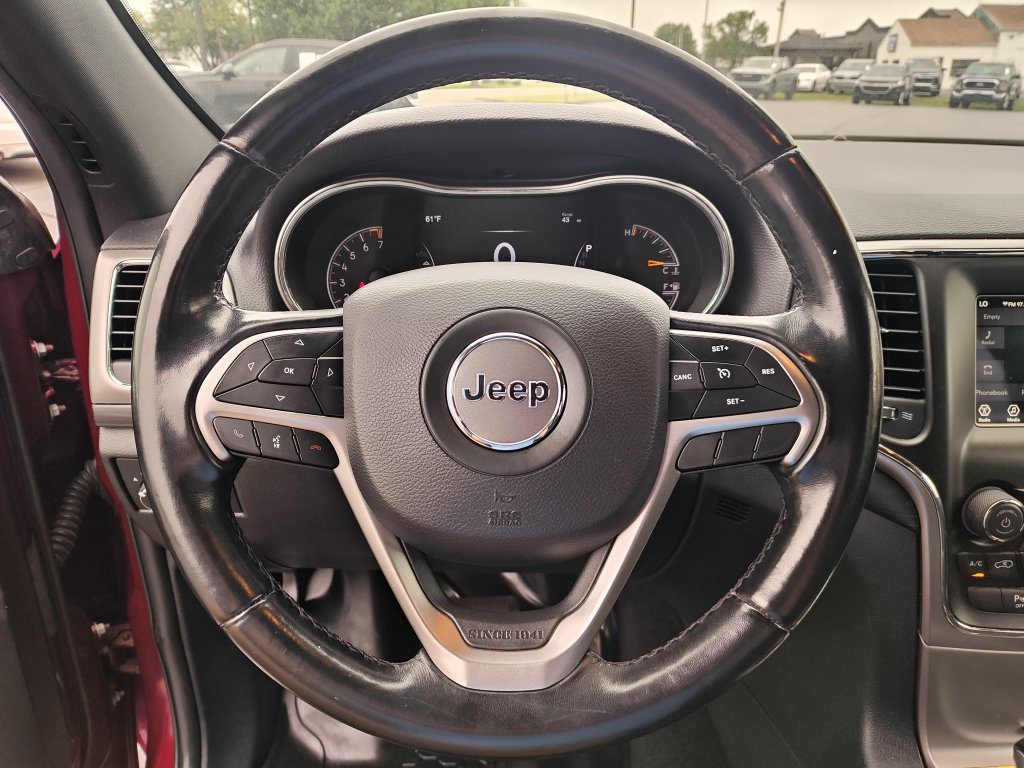 Used 2020 Jeep Grand Cherokee Laredo AWD/4WD image 17