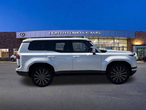 Used 2024 Lexus GX 550 w/ Accessory Package (Z1) AWD/4WD image 26