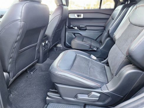 Used 2023 Ford Explorer ST-Line w/ Class IV Trailer Tow Package image 15