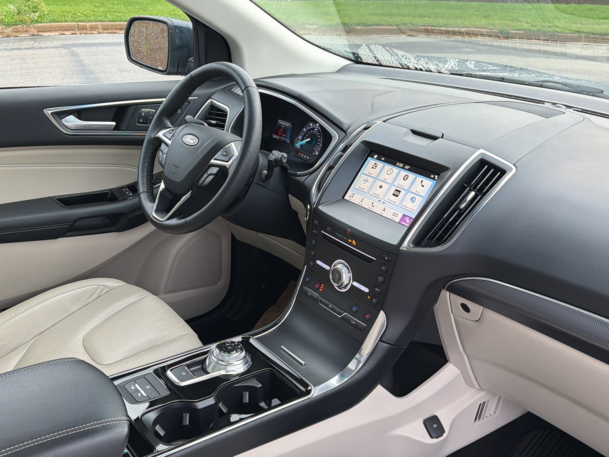 Used 2019 Ford Edge Titanium w/ Equipment Group 301A AWD/4WD image 27