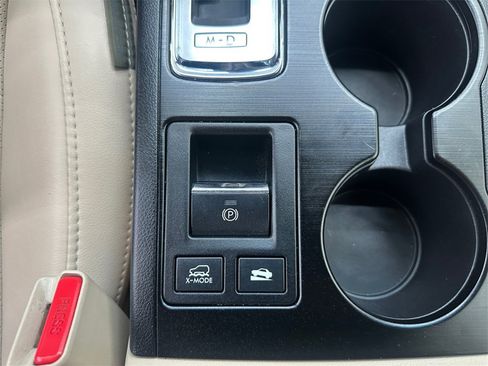 Used 2017 Subaru Outback 2.5i Limited image 23