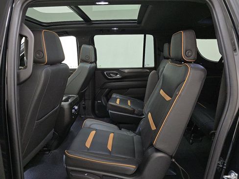 Used 2023 GMC Yukon XL AT4 image 6