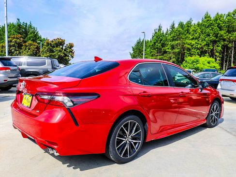 Used 2023 Toyota Camry SE FWD image 6