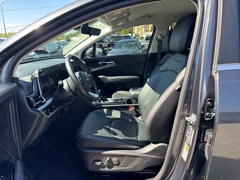 Used 2025 Kia Sportage EX FWD image 16