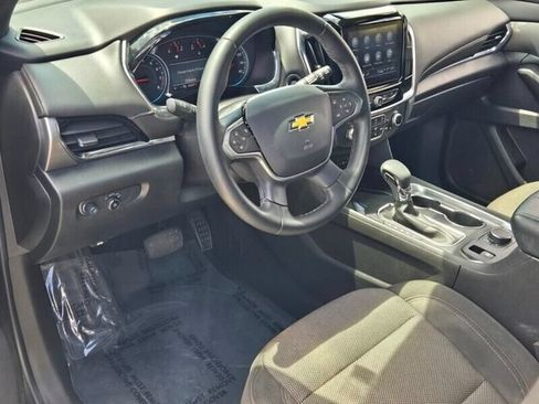 Used 2023 Chevrolet Traverse LT FWD image 11