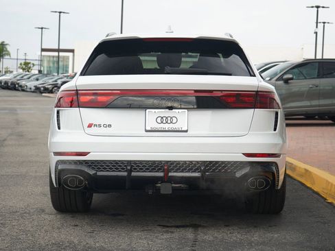 New 2026 Audi RS Q8 performance image 4
