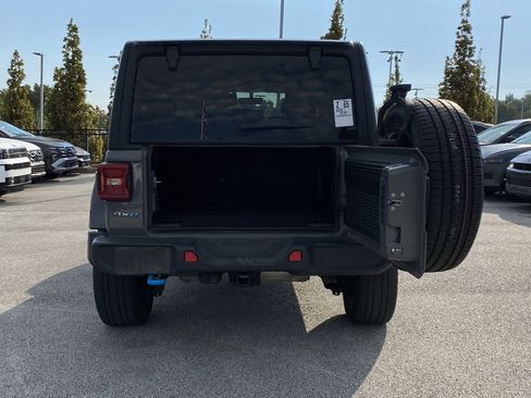 Used 2023 Jeep Wrangler Unlimited Sahara image 28