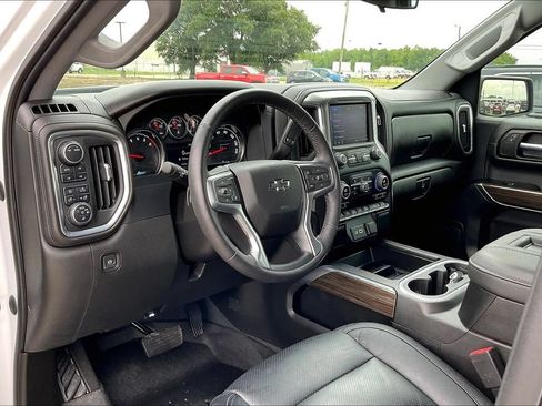 Used 2022 Chevrolet Silverado 1500 RST w/ Safety Package AWD/4WD image 14