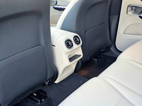 New 2026 Mercedes-Benz GLC 300 4MATIC image 24