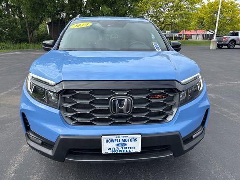 Used 2024 Honda Passport TrailSport image 2