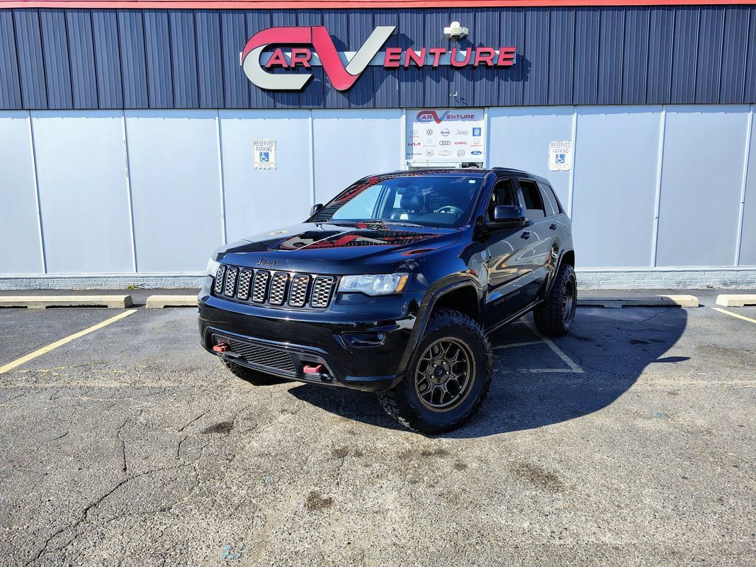 Used 2017 Jeep Grand Cherokee Altitude AWD/4WD image 1