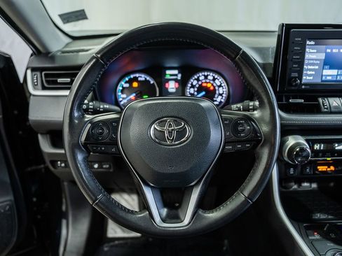 Used 2021 Toyota RAV4 XLE Premium image 27